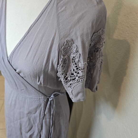 Anthropologie Astr Women’s Lavender Flutter Sleeve Crochet Dress Size S - Picture 4 of 9